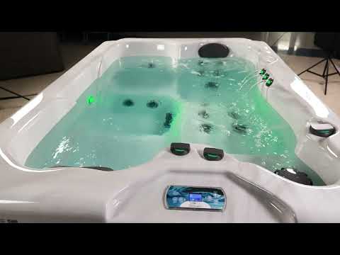 Video demonstrating hot tub jet performance and hydrotherapy features